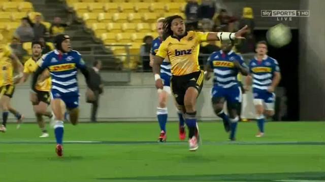 Super Rugby. Le sublime essai de 100m des Hurricanes. 