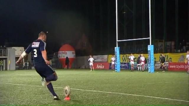 Vadim Cobilas sait taper des coups de pied et il le prouve.