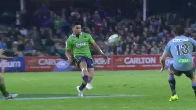 VIDÉO. Bernard Foley et Lima Sopoaga régalent avec leurs passes au pied en demi-finale de Super Rugby
