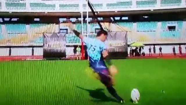 Japon. Le coup de pied impressionnant d'Ayumu Goromaru. 