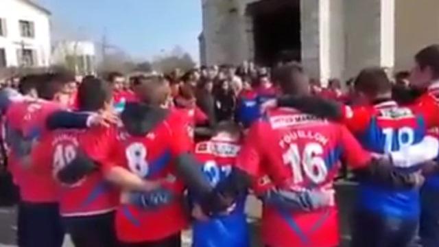 VIDEO. L'hommage émouvant de jeunes rugbymen à leur coéquipier décédé
