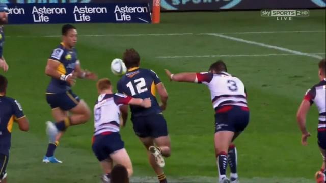 VIDEO. Super Rugby. Christian Lealiifano joue avec la règle pour valider un essai des Brumbies