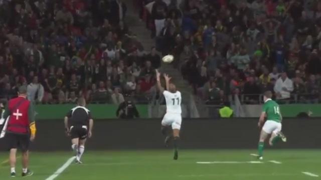 Springboks : JP Pietersen file à l'essai.