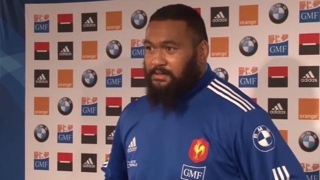 Uini Atonio avec le XV de France.