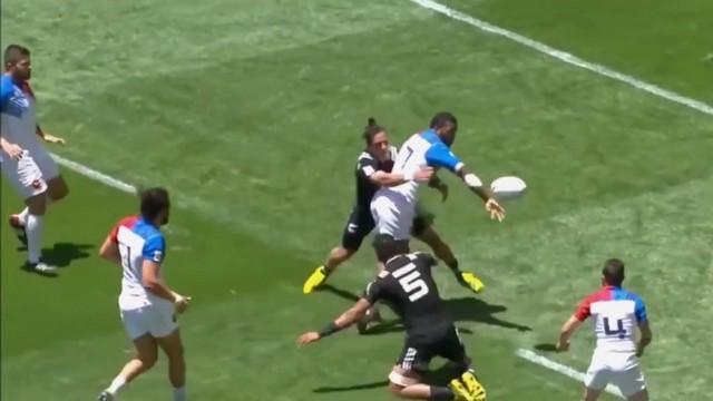Virimi Vakatawa régale avec France 7 face aux All Blacks.