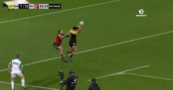 Les Hurricanes de Julian Savea ont fait tomber les Crusaders.