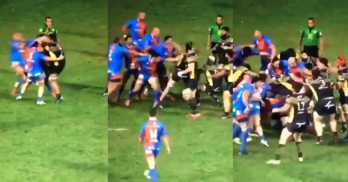 Deux cartons rouges ont été distribués suite à cette bagarre.