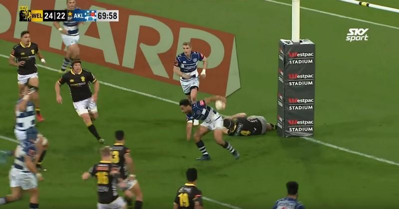 Mitre 10 Cup - TJ Faiane a mis le feu à la défense de Wellington.