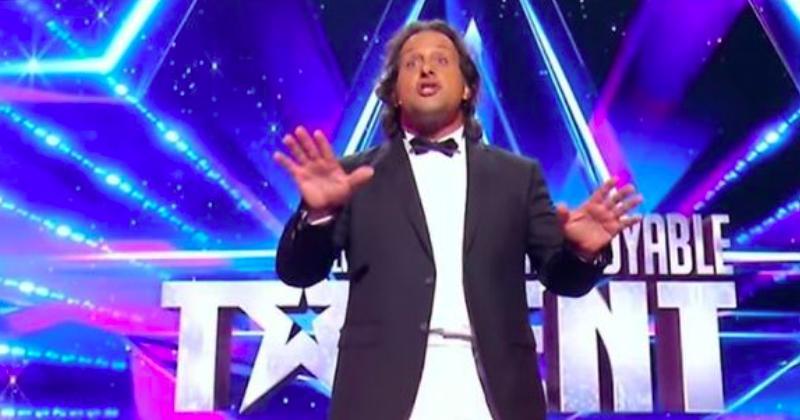 Omar Hasan pousse aussi bien en mêlée que la chansonnette.