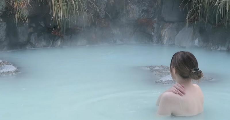 Les bains chauds sont très prisés par les touristes.