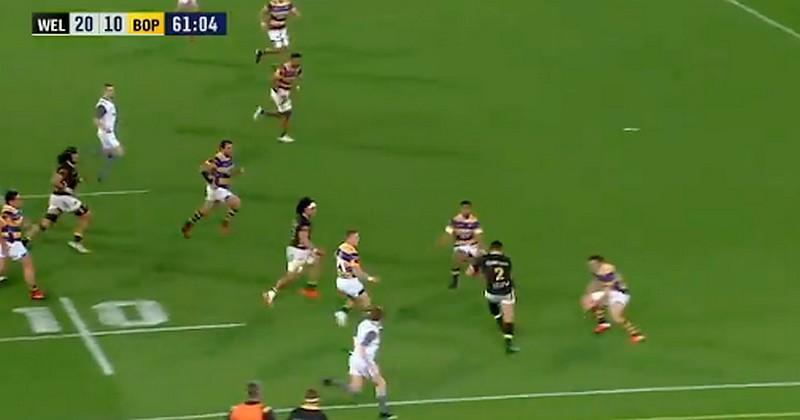 Tyrone Thompson a marqué un superbe essai pour sa première titularisation.