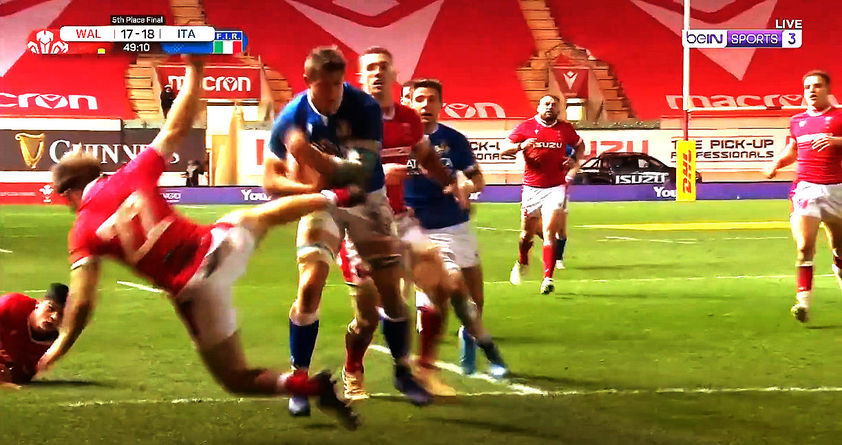 Ioan Lloyd explose façon étoile de mer face à la puissance de Johan Meyer [VIDEO]