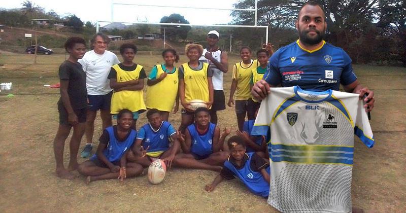 Les jeunes de Nadroga ont besoin de votre soutien. (crédit image : Twitter ASM Clermont-Auvergne)