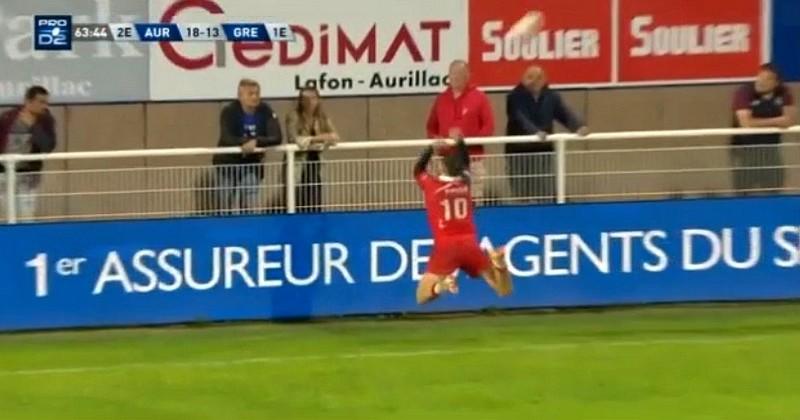 VIDEO. ARBITRAGE. Comment éviter la touche en volleyant le ballon ?