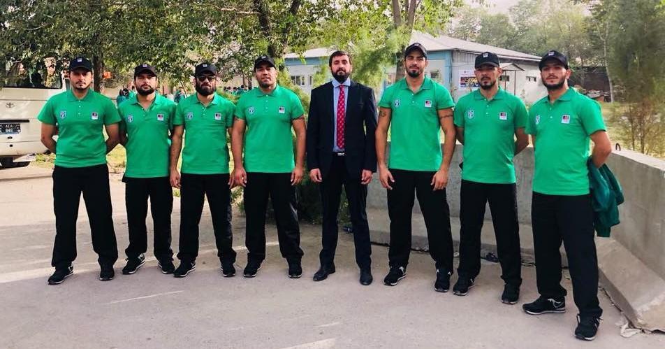 Le président de la fédération afghane de rugby (au milieu), a été enlevé par les Talibans. Crédit photo : Asia Rugby