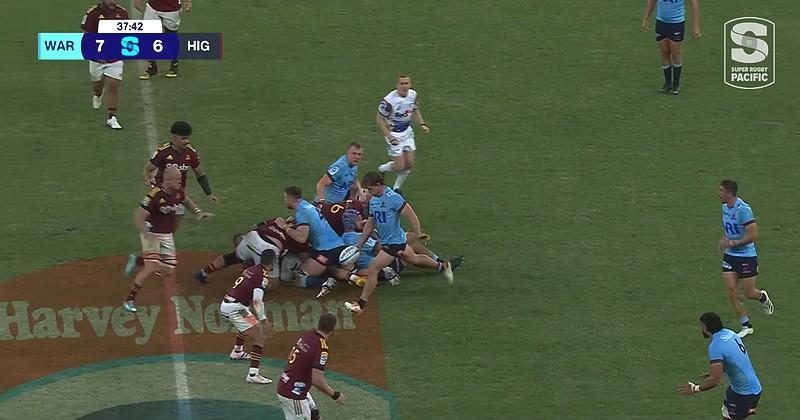 Avec ce superbe 50/22, Michael Hooper nous rappelle qu'il est un joueur de classe mondiale ! Crédit image : Screenshot Youtube SUPER RUGBY PACIFIC & TRC