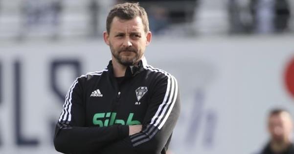 Jean-Baptiste Péjoine ne sera plus l'entraîneur des trois-quarts du CAB l'année prochaine. Crédit photo : screenshot (France 3)