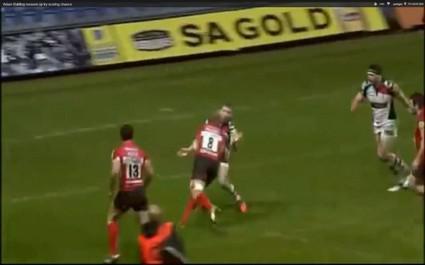 Adam Balding mange la feuille face aux Harlequins