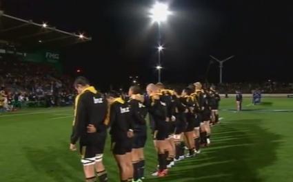 Une cérémonie a eu lieu avant chaque match. 