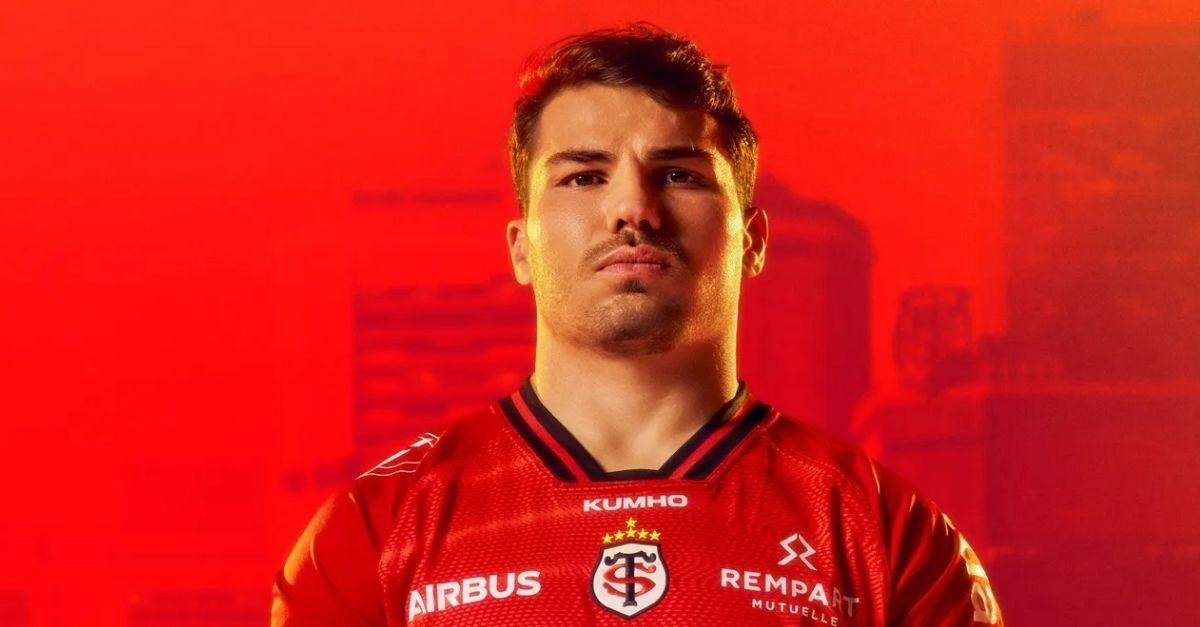 VIDEO. RED KINGDOM 3.0 : le maillot Third incandescent du Stade Toulousain qui ne laisse personne indifférent !