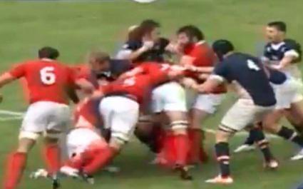 VIDEO. Todd Clever se fait tirer les cheveux et répond à sa manière