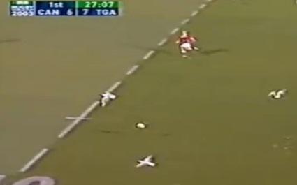 FLASHBACK. 2003. La mouette intercepte le ballon