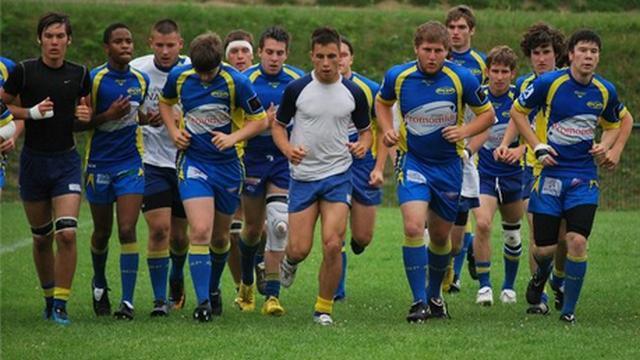 Quentin Fisset (ici au centre), devait reprendre le rugby avec les séniors. / Crédit Photo : <a href='https://www.facebook.com/pages/Hommage-a-Quentin-Fisset-/640425436025474' target='_blank' rel='nofollow'>Page facebook : Hommage à Quentin Fisset</a...