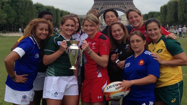 Les 12 capitaines avant la Coupe du monde de rugby féminin. / Crédit Photo : <a href='https://twitter.com/FFR_officiel' target='_blank' rel='nofollow'>Compte Twitter : FFR Officiel</a>